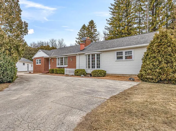 2761 Fricke DRIVE, Manitowoc, WI 54220