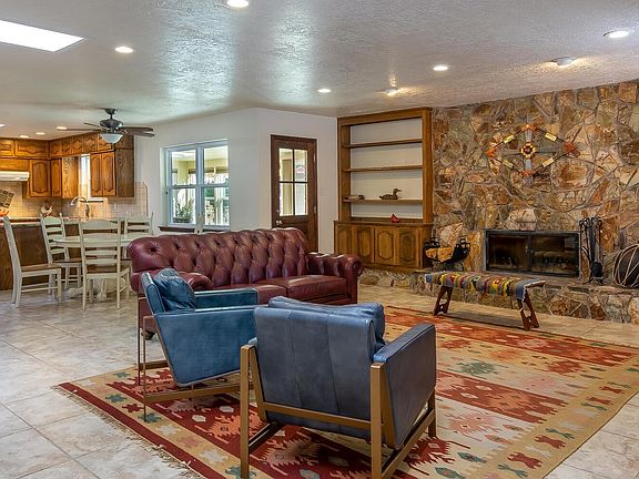5th image of 3136 Camino Real Ct NE