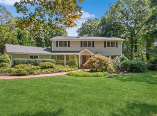 18 Longwood Dr, Huntington Station, NY 11746