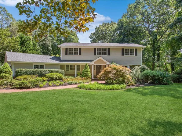 18 Longwood Drive, South Huntington, NY 11746