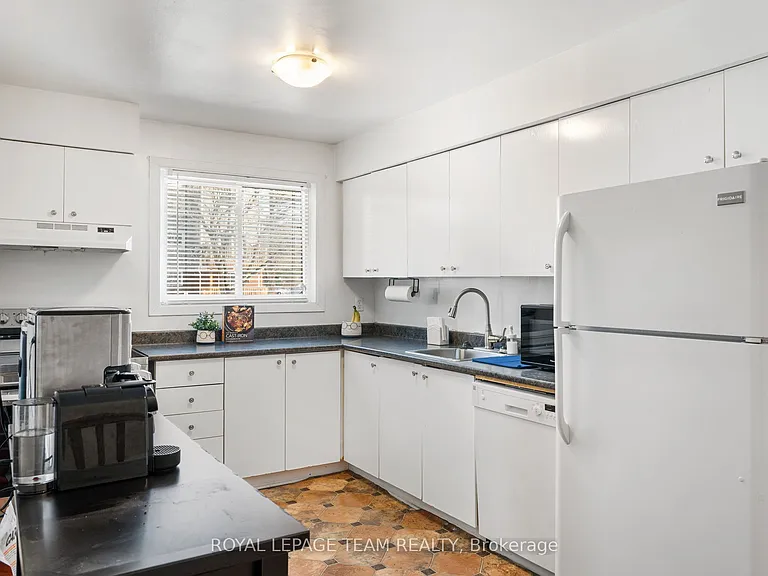 160 Fenerty Ct #4 — Photo 4