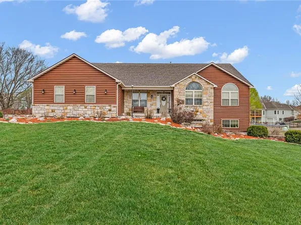 104 W 18th St, Eudora, KS 66025