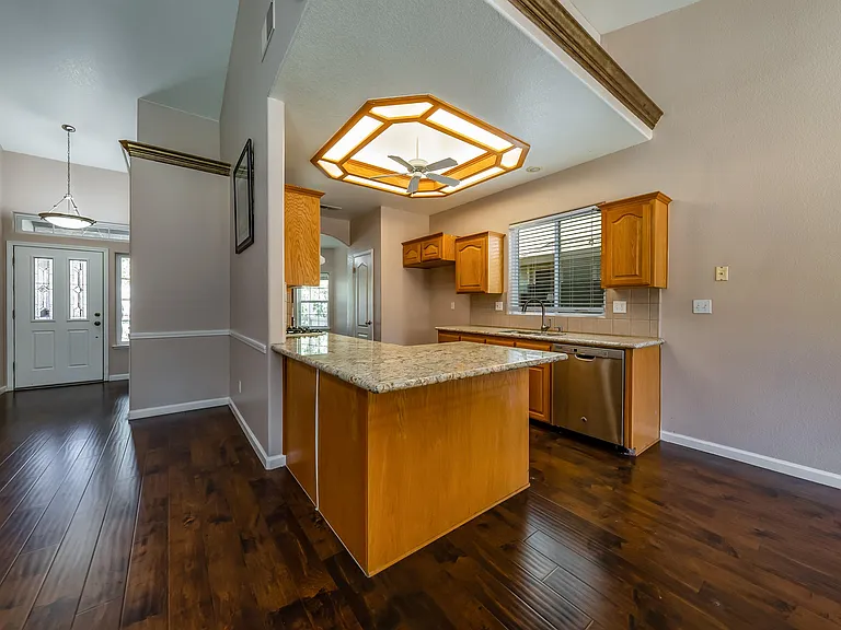 5857 W Millbrae Ave — Photo 10