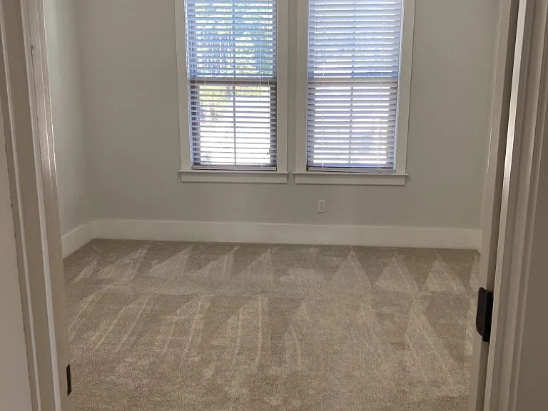 250 Oak Park St — Photo 14
