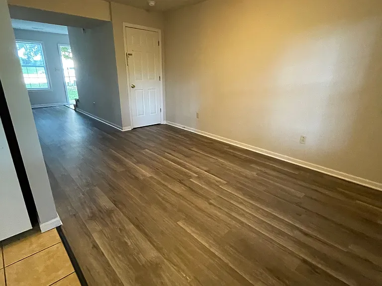 2213 Live Oak Ln — Photo 4