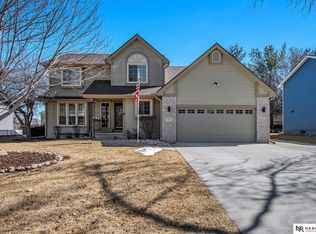 309 Fall Creek Rd, Papillion, NE 68133