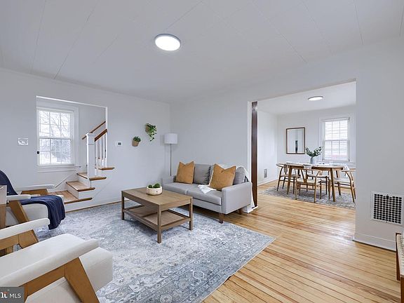 3rd image of 1297 Graystone Rd