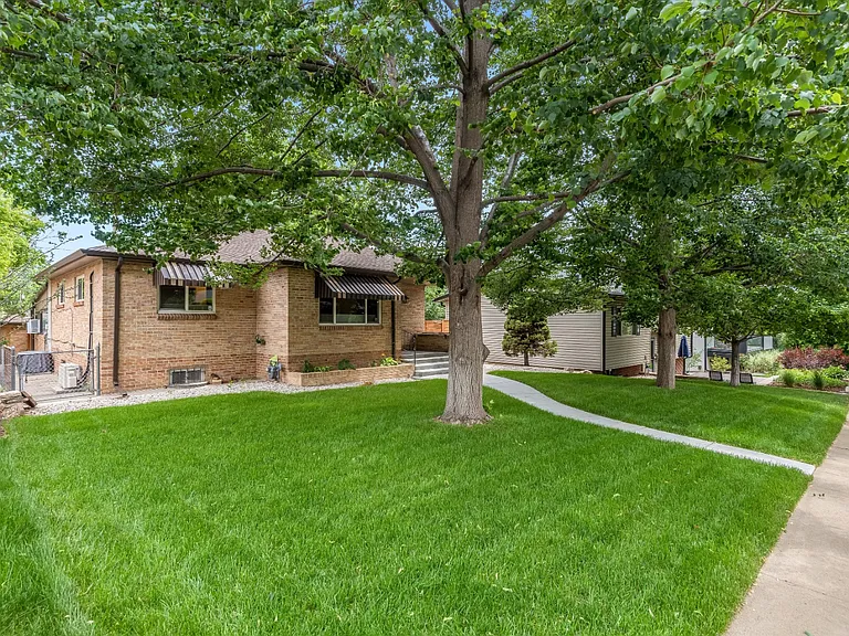 2516 Xavier St — Photo 3