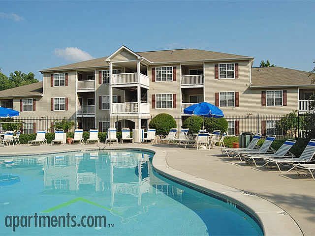 1st image of 410 Lanier Mill Cir