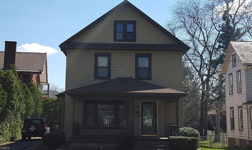 1st image of 110 W Slingluff Ave