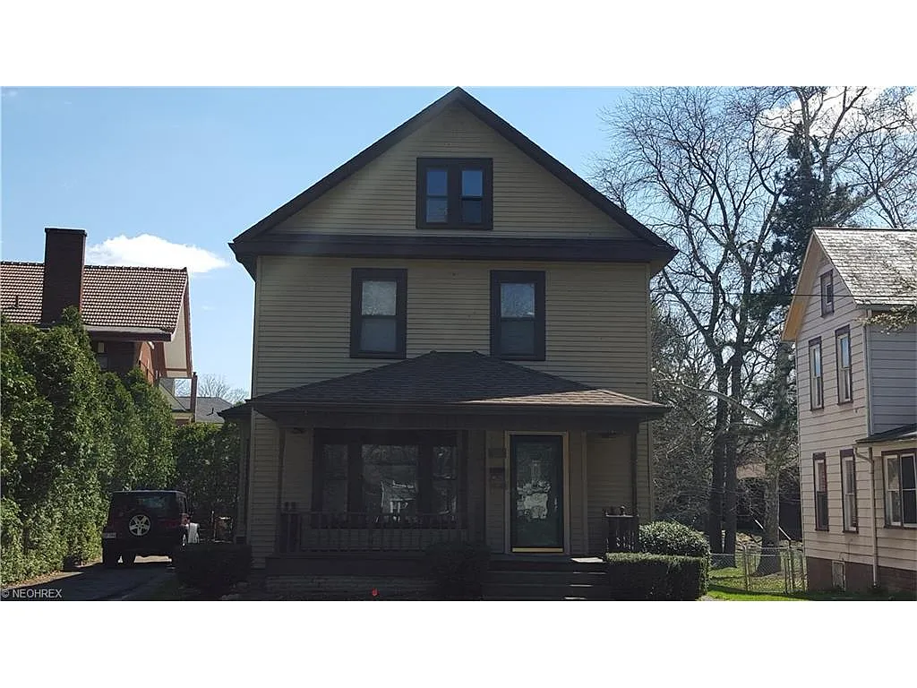 110 W Slingluff Ave photo 1