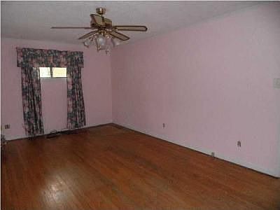 5th image of 3320 Crawford Dr SE