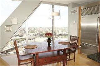 4th image of 510 W Erie St APT 2202