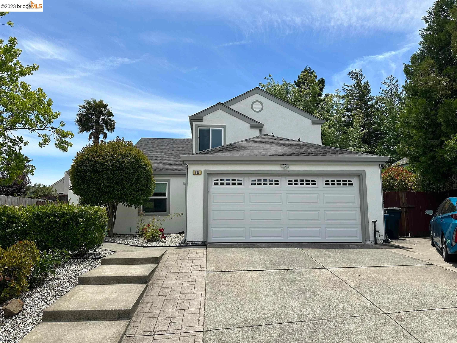 626 Rose Dr photo 1