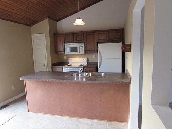 3rd image of 3535 Lochdale Ter