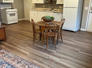 23240 Great River Rd #B, Le Claire, IA 52753