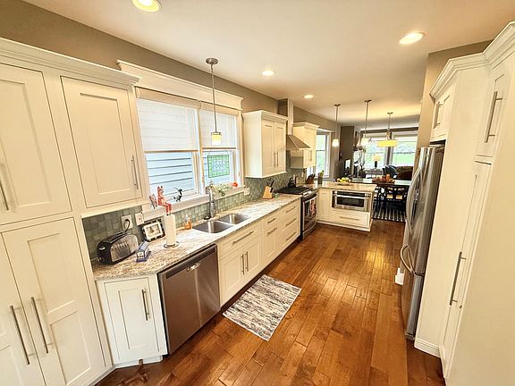 5th image of 5005 Waters Edge Dr