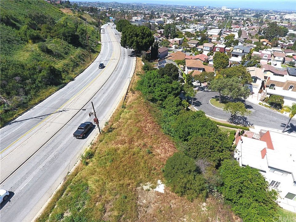 1st image of 25480 Hawthorne Blvd