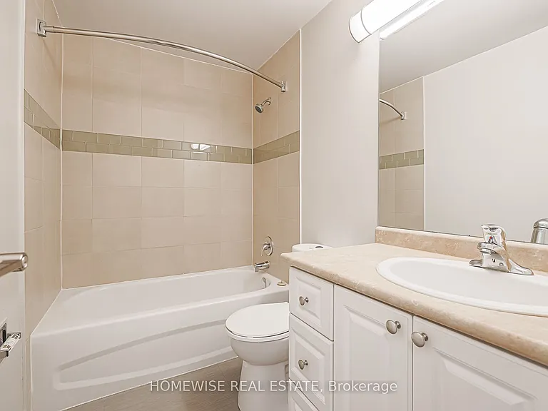 560 Waverly St N #25 — Photo 9