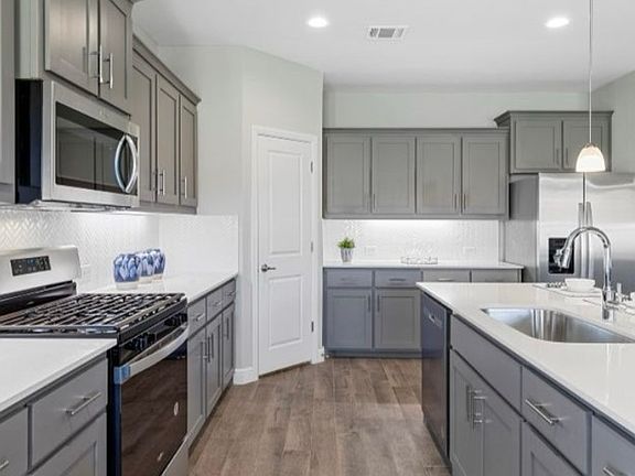 5th image of 1217 Southwark Dr