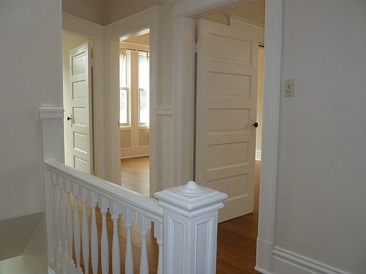2nd image of 824 Lombard St