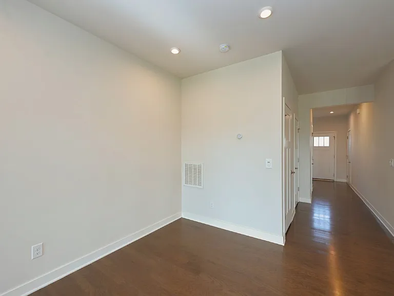 266 Dartmoor Pl — Photo 18