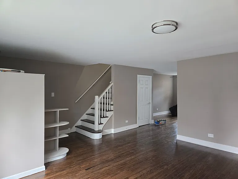 7647 N Greenview Ave — Photo 5