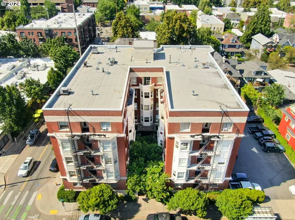 2083 NW Johnson St APT 2, Portland, OR 97209