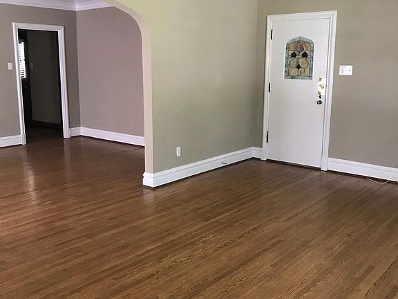 3rd image of 7246 Pershing Ave APT 1E