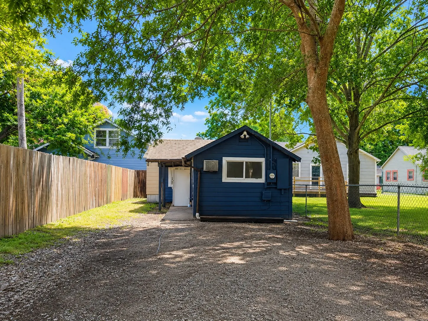 1120 N Harrison Ave — Photo 1