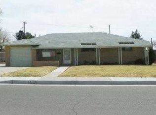 8306 Morrow Ave NE, Albuquerque, NM 87110