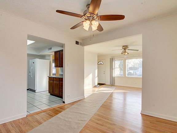 5th image of 240 Macarthur Dr