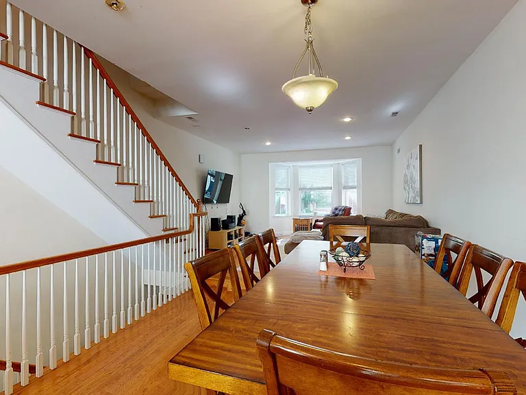 1007 S Dorrance St — Photo 3