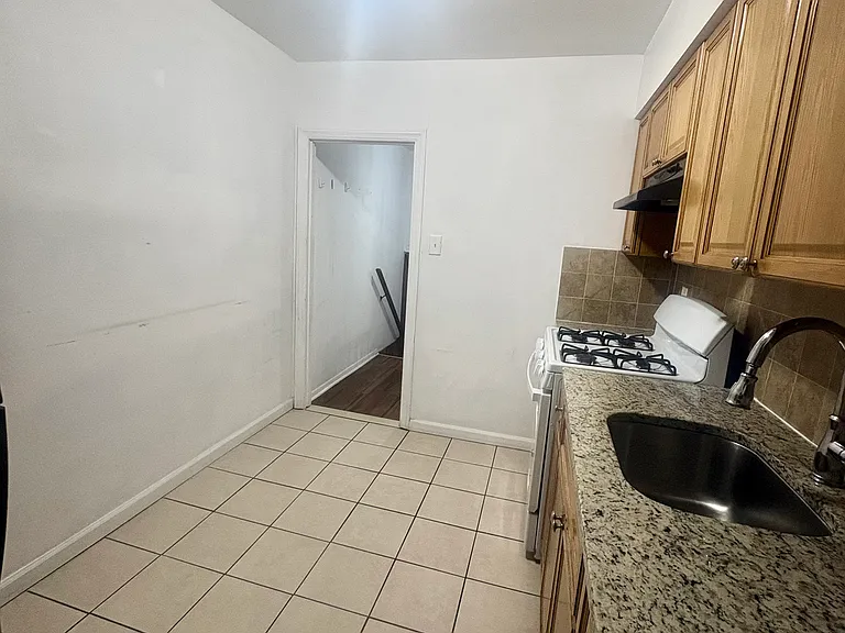 2902 Princeton Ave #2 — Photo 9