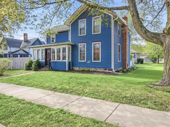 725 W South STREET, Oconomowoc, WI 53066