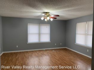 81 Crystal Dr, Russellville, AR 72802