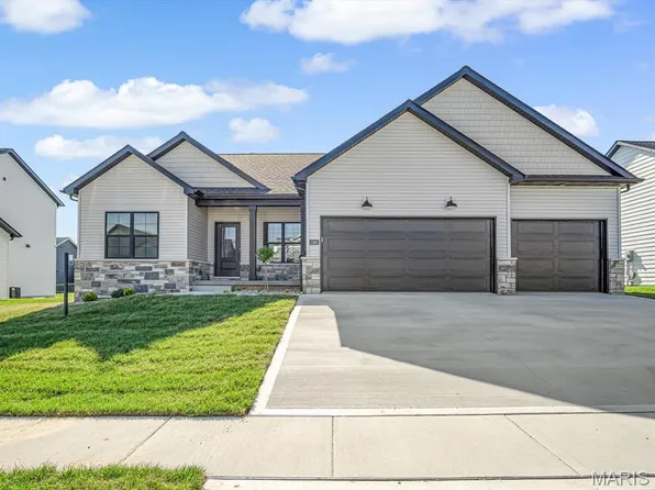 3160 Ashley Dr, Glen Carbon, IL 62034