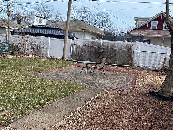 5th image of 1833 S 4th Ave