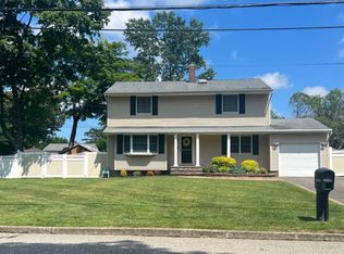 5 Brenner Rd, Coram, NY 11727