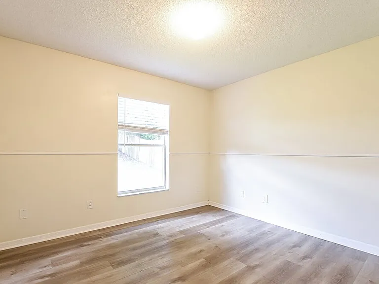 2556 Coachbridge Ct — Photo 13