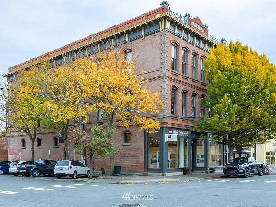 1st image of 181 Quincy St Unit 302