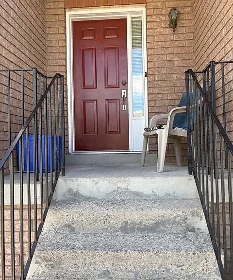 6 Michelle Dr — Photo 2