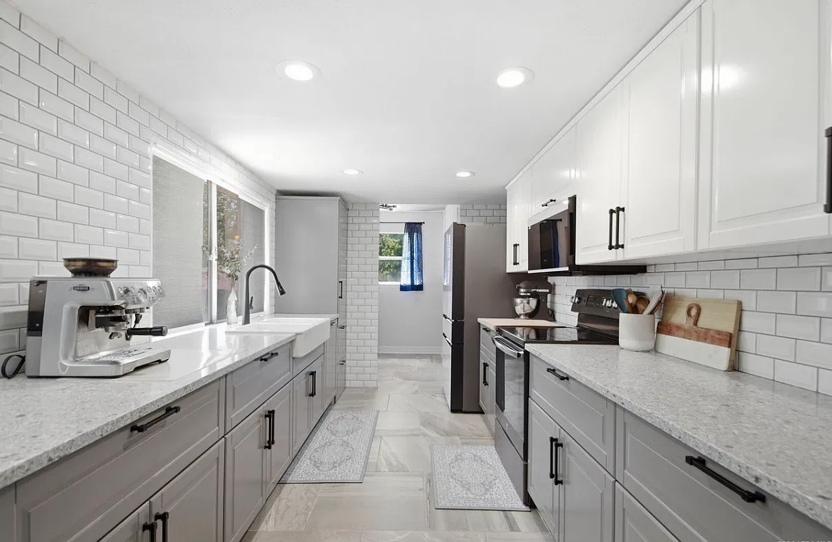 4 bed, 2.5 bath, 2180 sqft, $1,900 — Photo 3