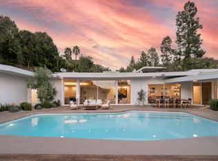 1121 Loma Vista Dr, Beverly Hills, CA 90210