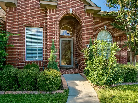2_coveredentryway.jpg
