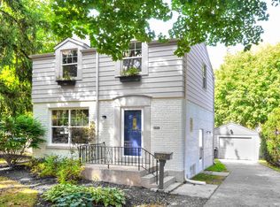 706 E Lincoln Ave, Libertyville, IL