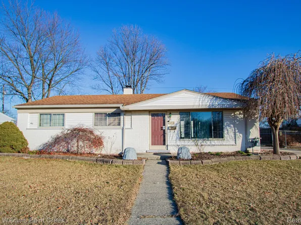 32176 Exeter Dr, Warren, MI 48092