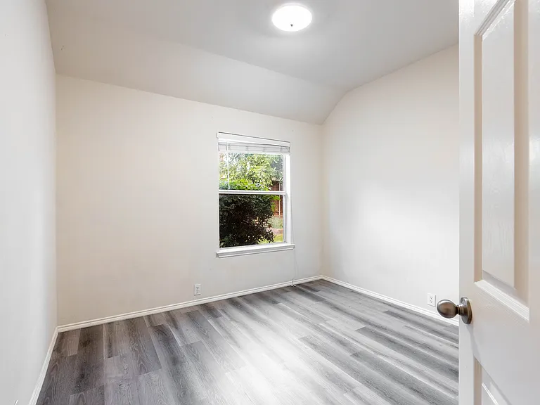 2505 Monroe Dr — Photo 15