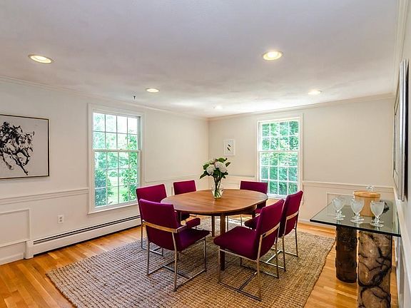 4th image of 14 Hilltop Cir