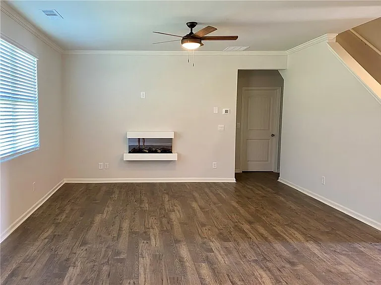 154 Berkeley Trce — Photo 8
